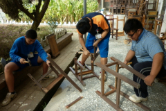 7C83996A-95D6-4383-A042-75064D4D62F8_木工課舊課桌椅拆除做環保家具